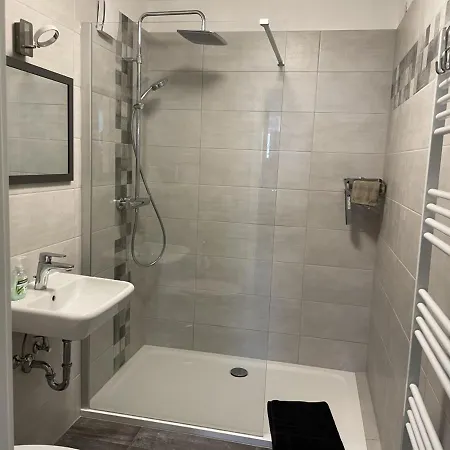 Am Markt - Auch Für Monteure Gut Geeignet