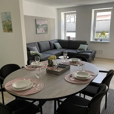 Am Markt - Auch Für Monteure Gut Geeignet