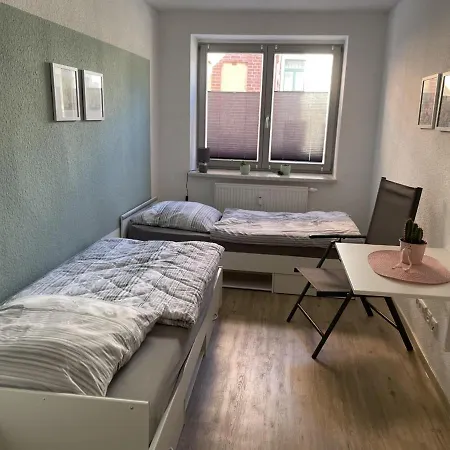 Am Markt - Auch Für Monteure Gut Geeignet *