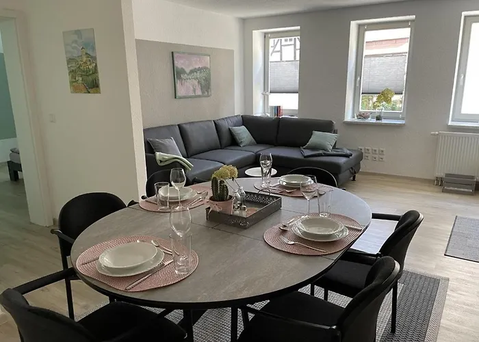 Am Markt - Auch Für Monteure Gut Geeignet